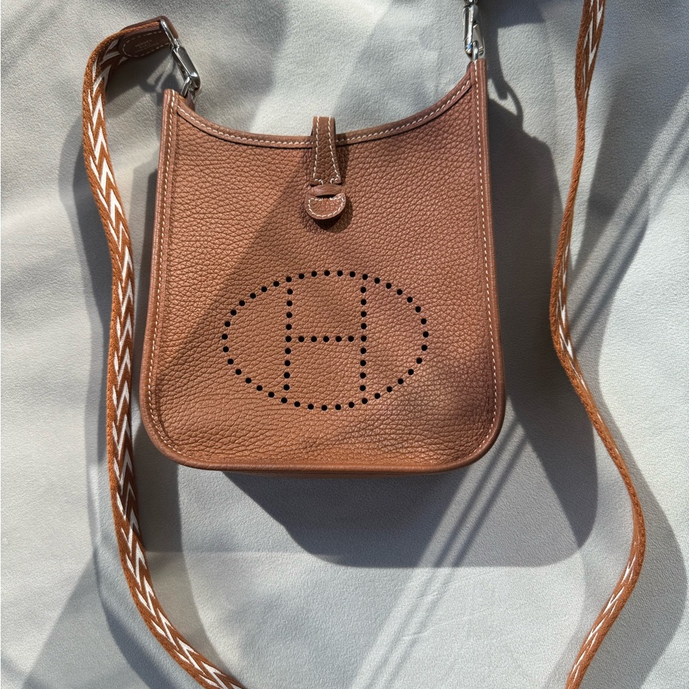 Hermes Mini evelyn bag in gold 2023 - Picture 7 of 8